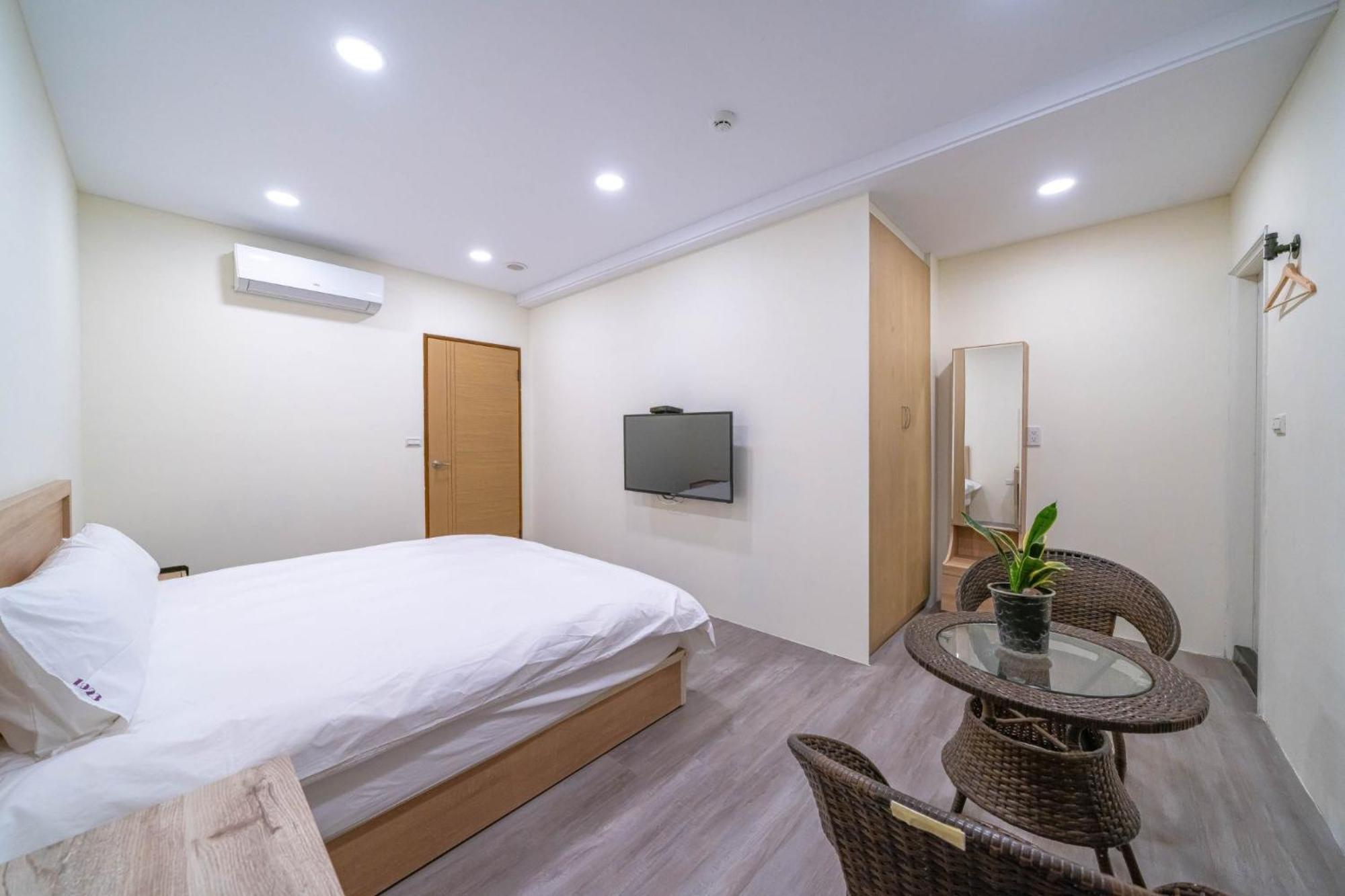 Fu Bo Ju Apartment Tainan Exterior photo